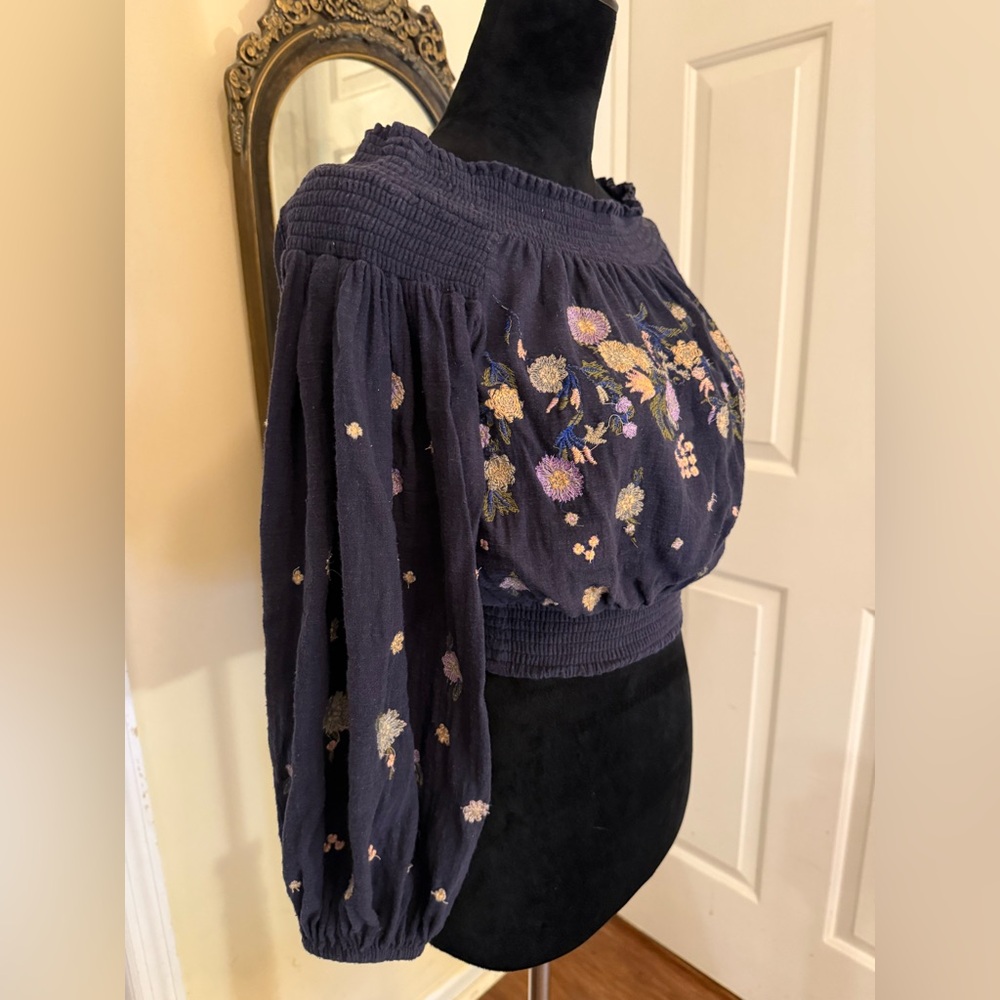 Free People Saachi Smocked off the Shoulder Top - Picture 4 of 8